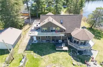 15 LAKE Street Kearney Ontario P0A 1M0