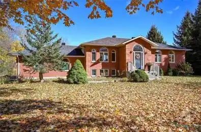 7 SOUTH POINT Drive Rideau Lakes Ontario K7A 4S5