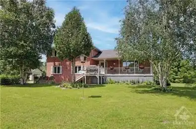 42 STRICKLAND Road Rideau Lakes Ontario K0G 1L0