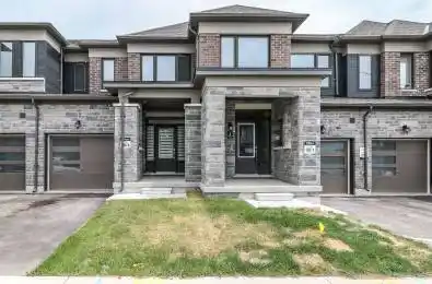 6 Durham Avenue Barrie Ontario L9J 0W7