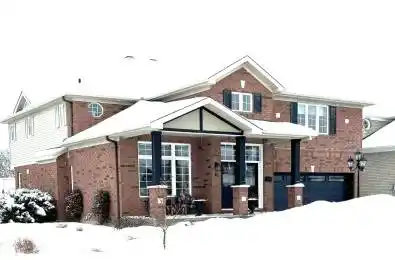 41 Blackshire Circle Barrhaven Ontario K2J 5M2