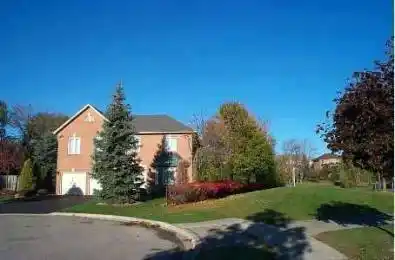 26 Hacienda Court Brampton Ontario L6Z 3J1