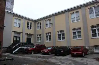 12 Walnut Street Hamilton Ontario L8N 2K7