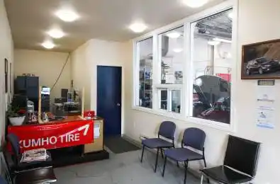 482 Barton Street Hamilton Ontario L8L 2Y8