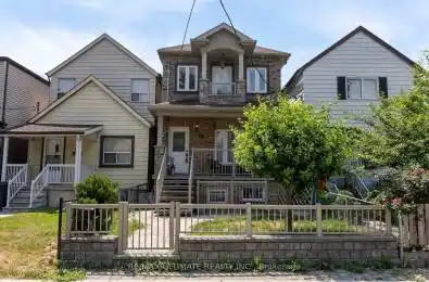 23 Seneca Avenue Toronto W03 Ontario M5J 2A4