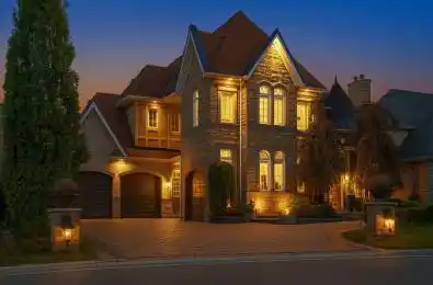 22 Longthorpe Court Aurora Ontario L4G 0K4