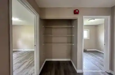 9 Lowndes Avenue Unit# 1 Georgina Ontario L4P 3K6