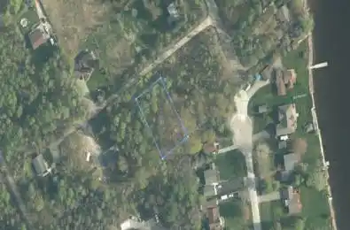 8 Crescent Drive Tay Ontario L0K 2A0