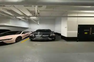 81 Welleslsey Street Toronto C08 Ontario M4Y 0C5