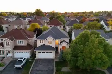 10 Pondhollow Way Barrhaven Ontario K2J 4Y4