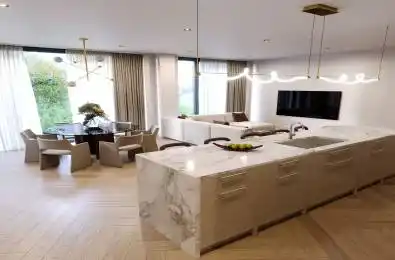 2010 Bathurst Street Unit# 3B Toronto C03 Ontario M5P 0A8