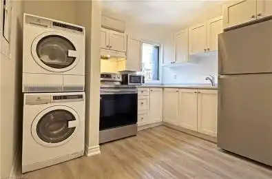 76 Wentworth Street Unit# 2 Hamilton Ontario L8N 2Y9