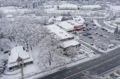 15390 Yonge Street Unit# 203 Aurora Ontario L4G 1N8