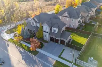 2 Berkwood Hollow Brampton Ontario L6Y 0G8