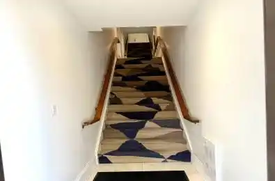 130 Thomas Street Oakville Ontario L6J 3B1