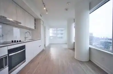 8 Wellesley Street Unit# 5511 Toronto C01 Ontario M4Y 0J5