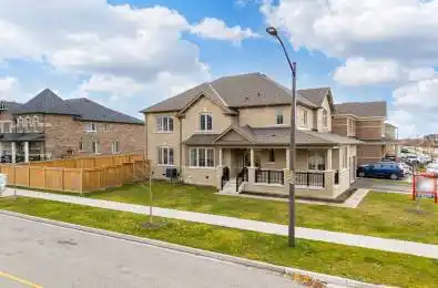 136 Auckland DR Drive Whitby Ontario L1P 0J2