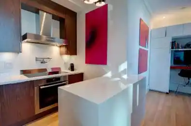 311 Bay Street Unit# 3904 Toronto C01 Ontario M5H 4G5