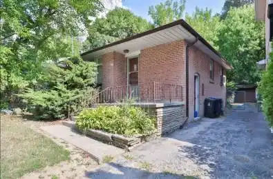 11 COLLINSON Boulevard Toronto C06 Ontario M3H 3B7