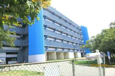 4673 Jane Street Unit# 623 Toronto W05 Ontario M3N 2L1