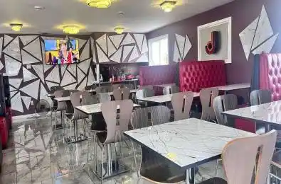 5284 Ferry Street Unit# A & C Niagara Falls Ontario L2G 3W4