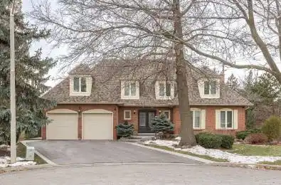 8 Oakridge Court Brampton Ontario L6Z 2A4