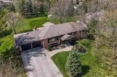 10 Cutting Crescent King Ontario L7B 0E6