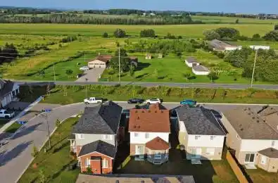 1502 Dunedin Crescent Oshawa Ontario L1K 0T9