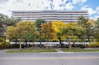 1 Royal Orchard Boulevard Unit# 810 Markham Ontario L3T 3C2