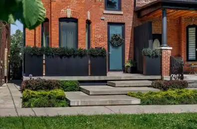 17 Lakeview Avenue Toronto C01 Ontario M6J 3B2