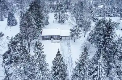 16 Hillview Crescent Springwater Ontario L9X 1N4