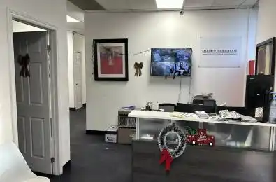 53 Bakersfield Street Unit# Grd Flr Toronto W05 Ontario M3J 1Z4